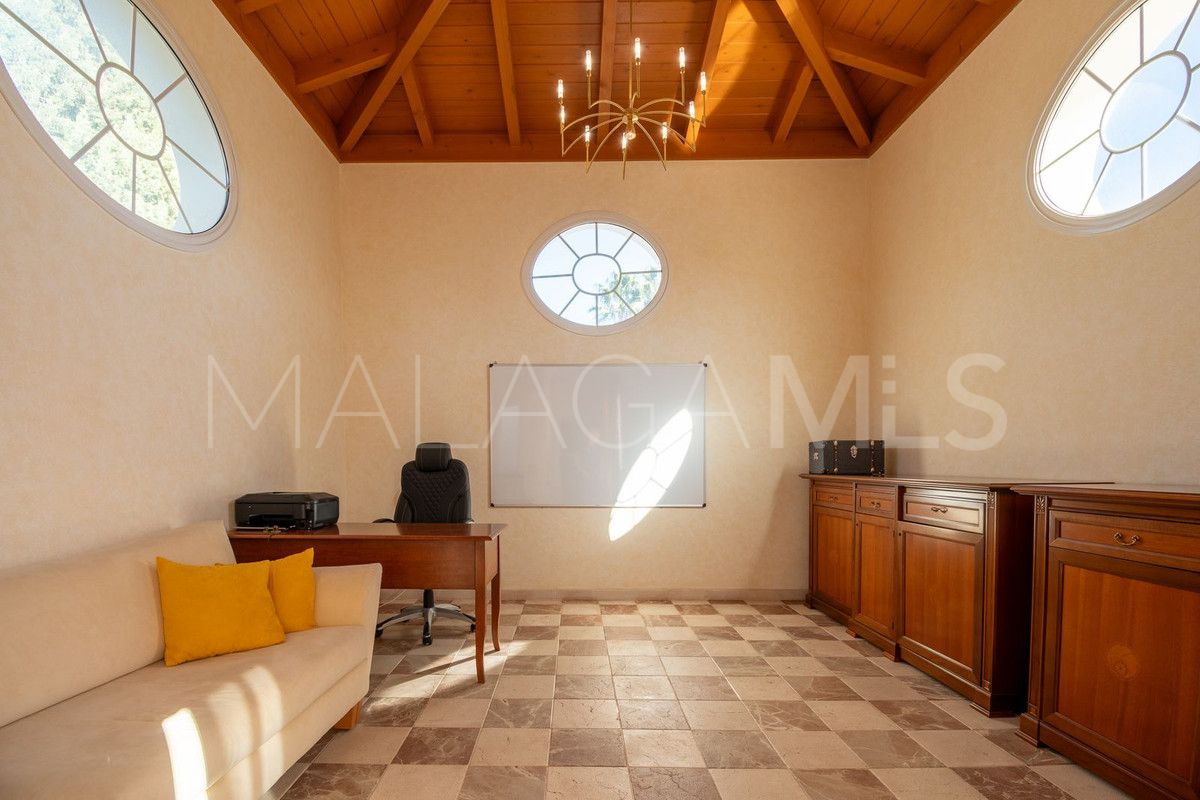 Villa for sale in Sierra Blanca