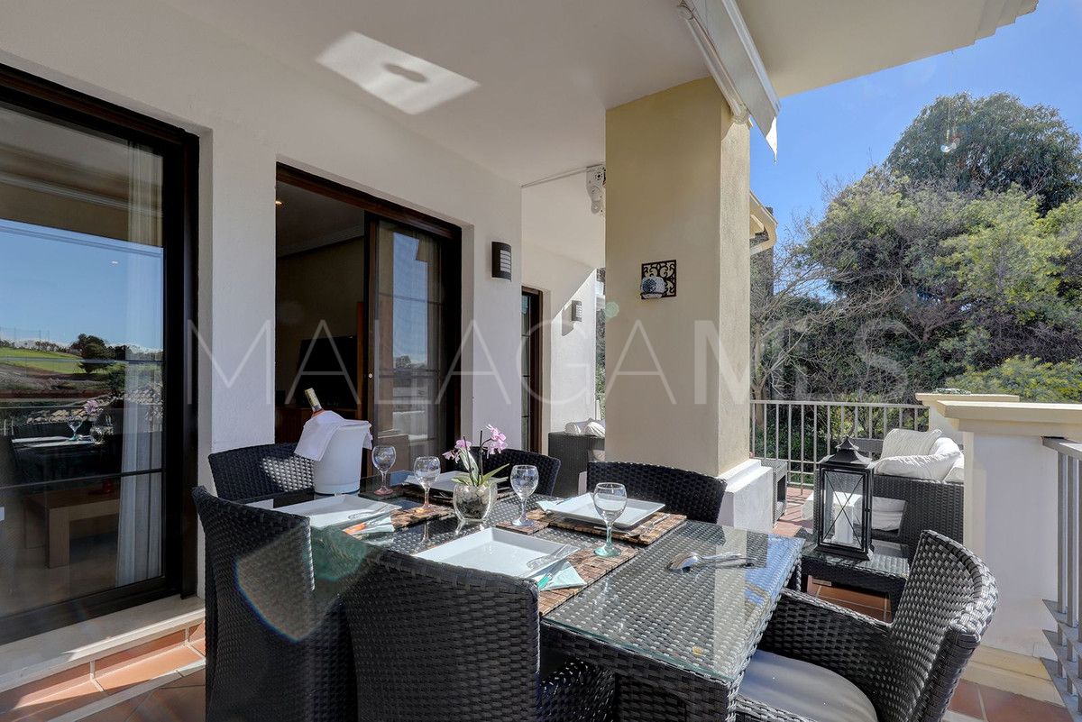 Apartamento planta baja for sale with 3 bedrooms in Benahavis