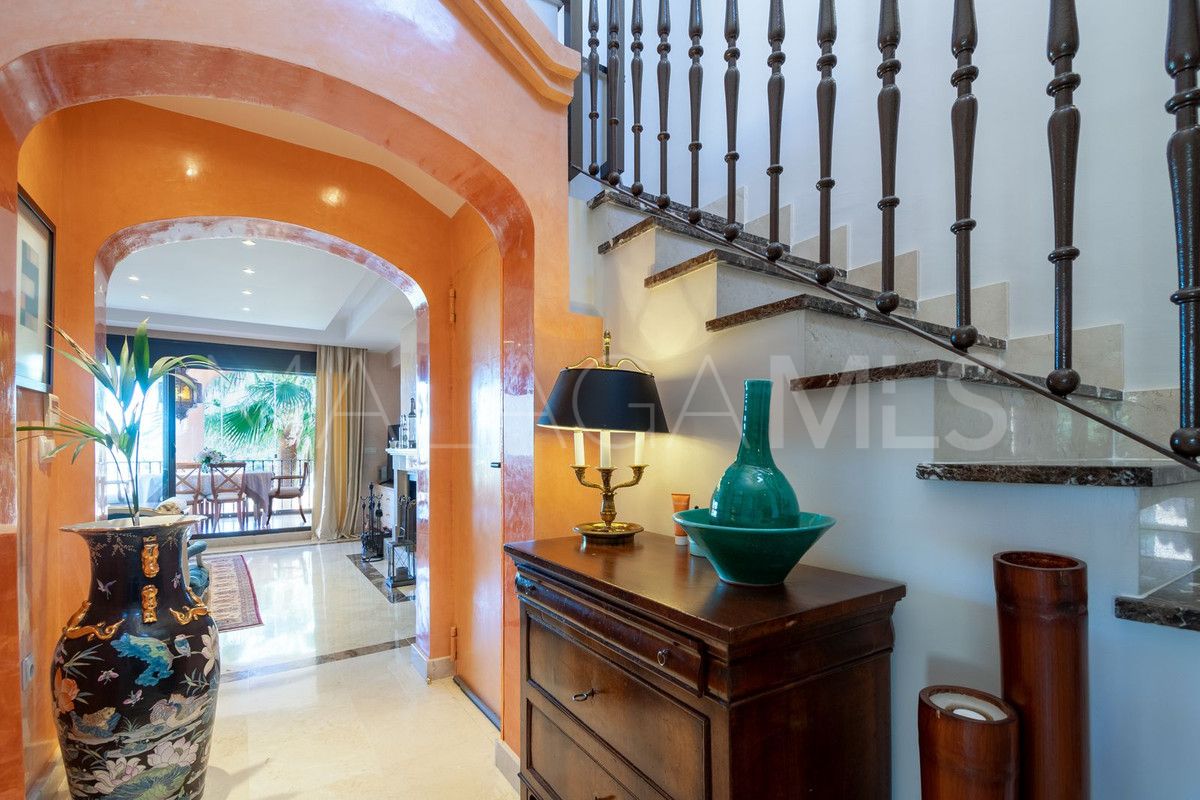 Town house for sale in Estepona