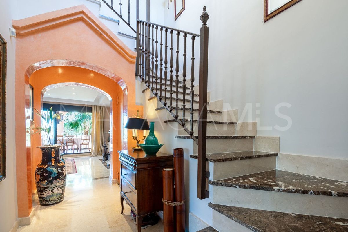 Town house for sale in Estepona