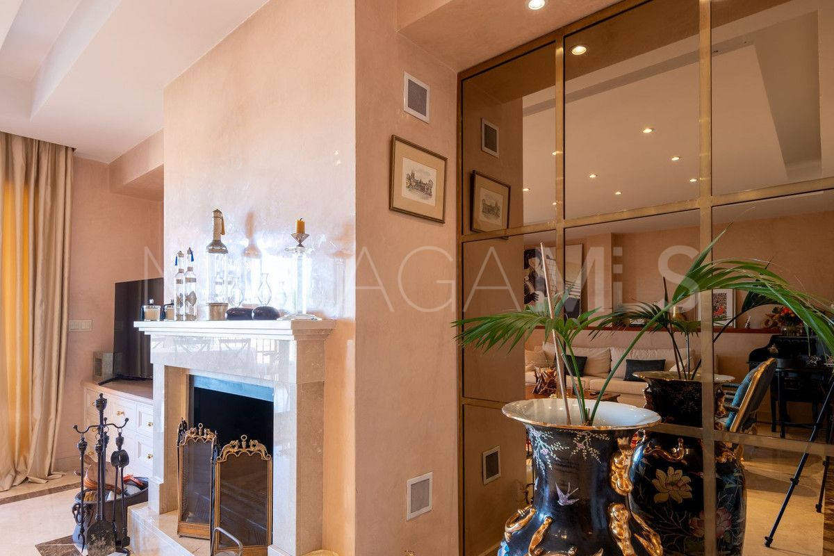 Town house for sale in Estepona