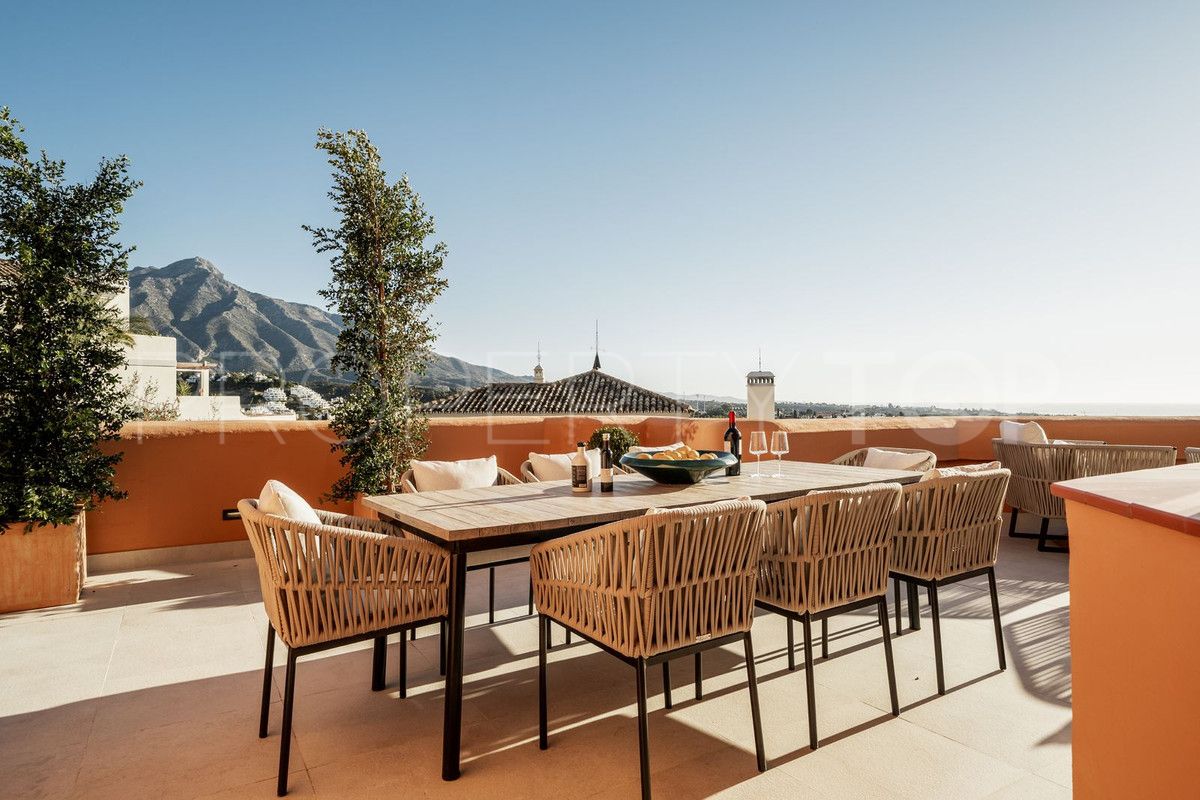 For sale Nueva Andalucia penthouse with 4 bedrooms