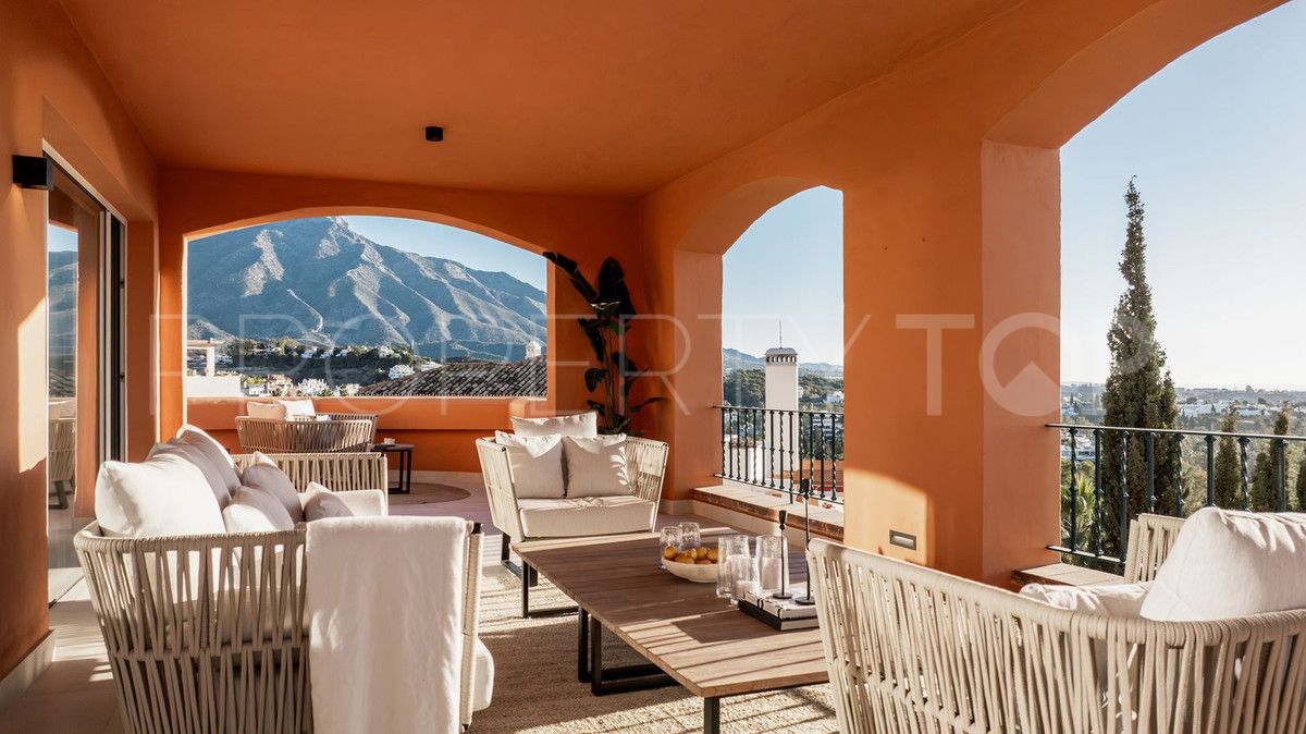 For sale Nueva Andalucia penthouse with 4 bedrooms