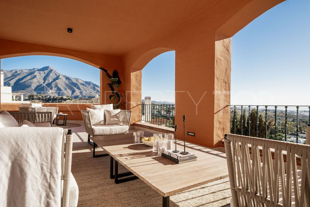 For sale Nueva Andalucia penthouse with 4 bedrooms