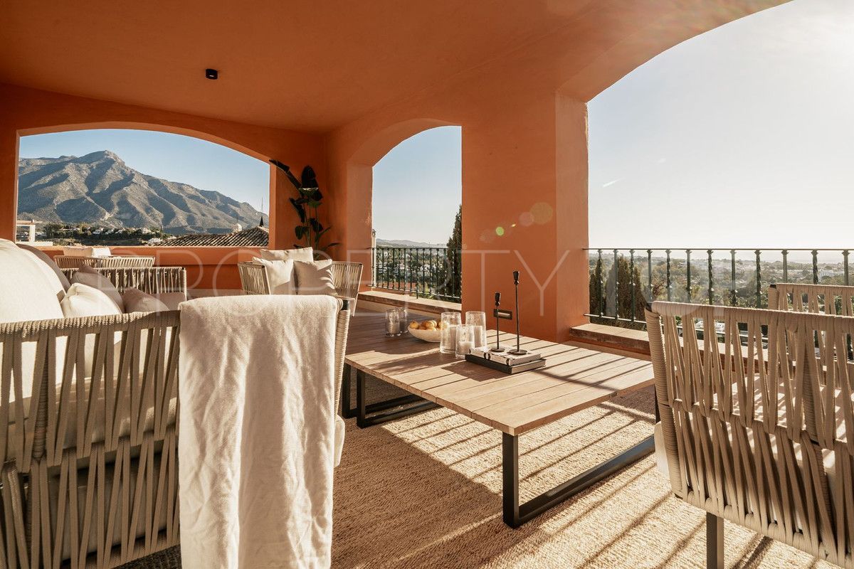 For sale Nueva Andalucia penthouse with 4 bedrooms