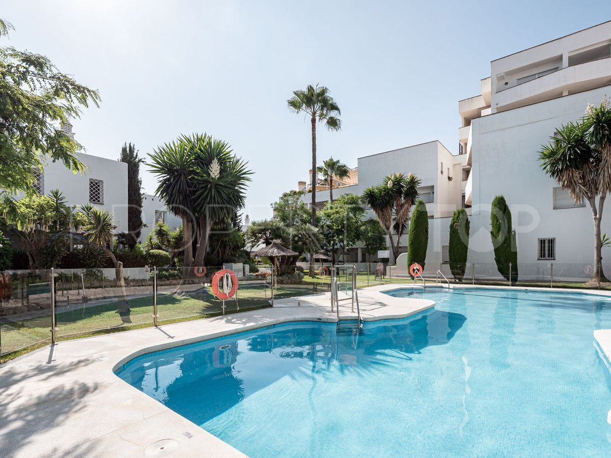 For sale ground floor apartment in Nueva Andalucia