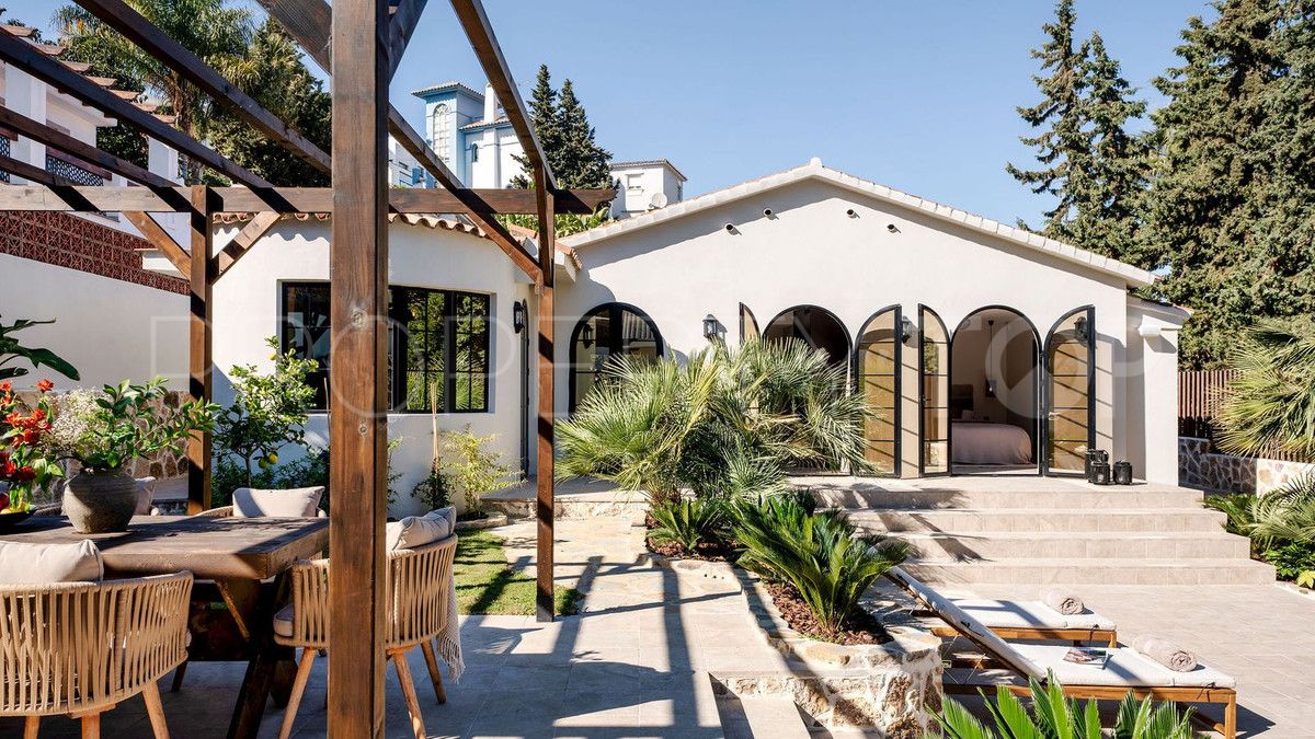 Buy Nueva Andalucia villa