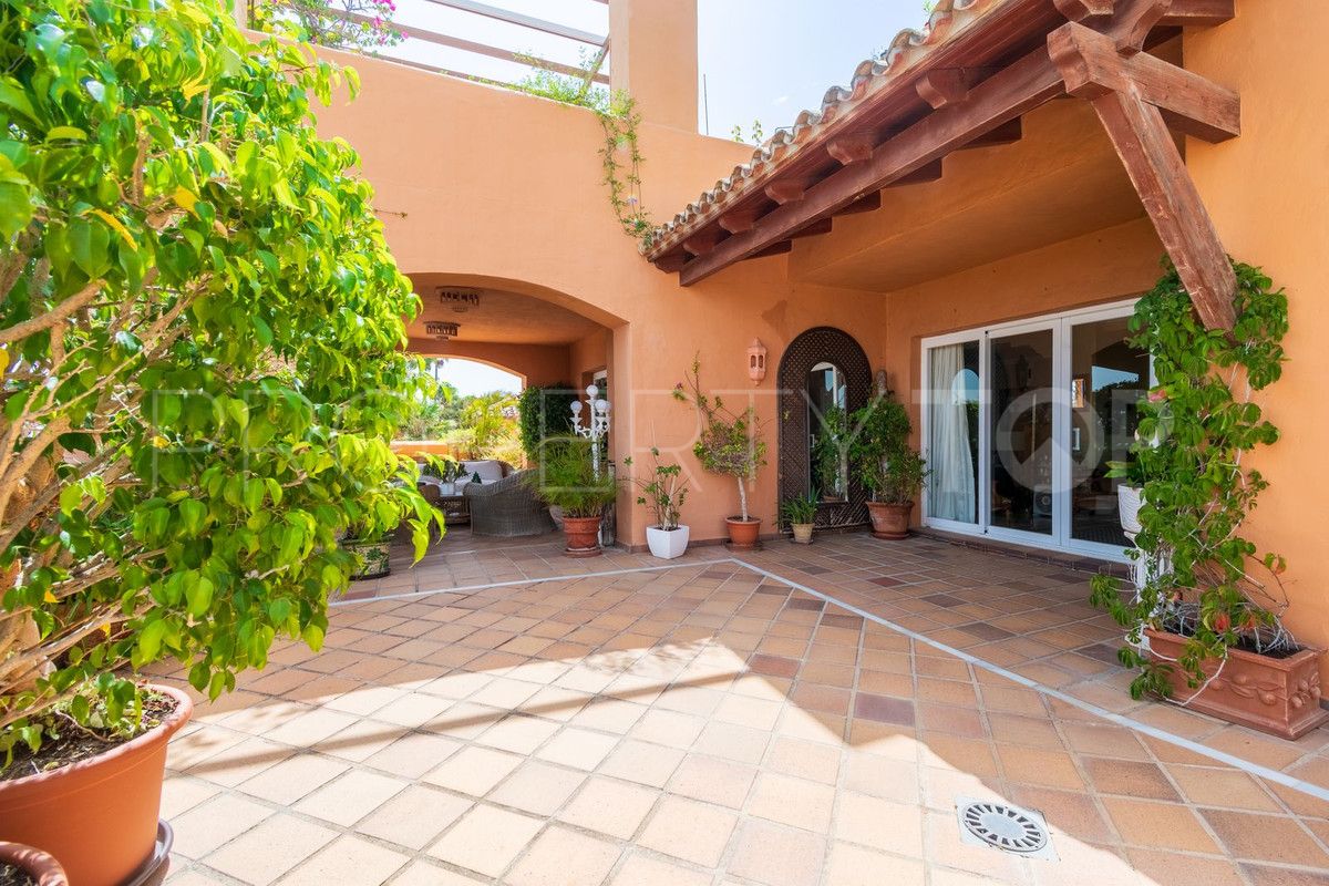 3 bedrooms Nueva Andalucia penthouse for sale