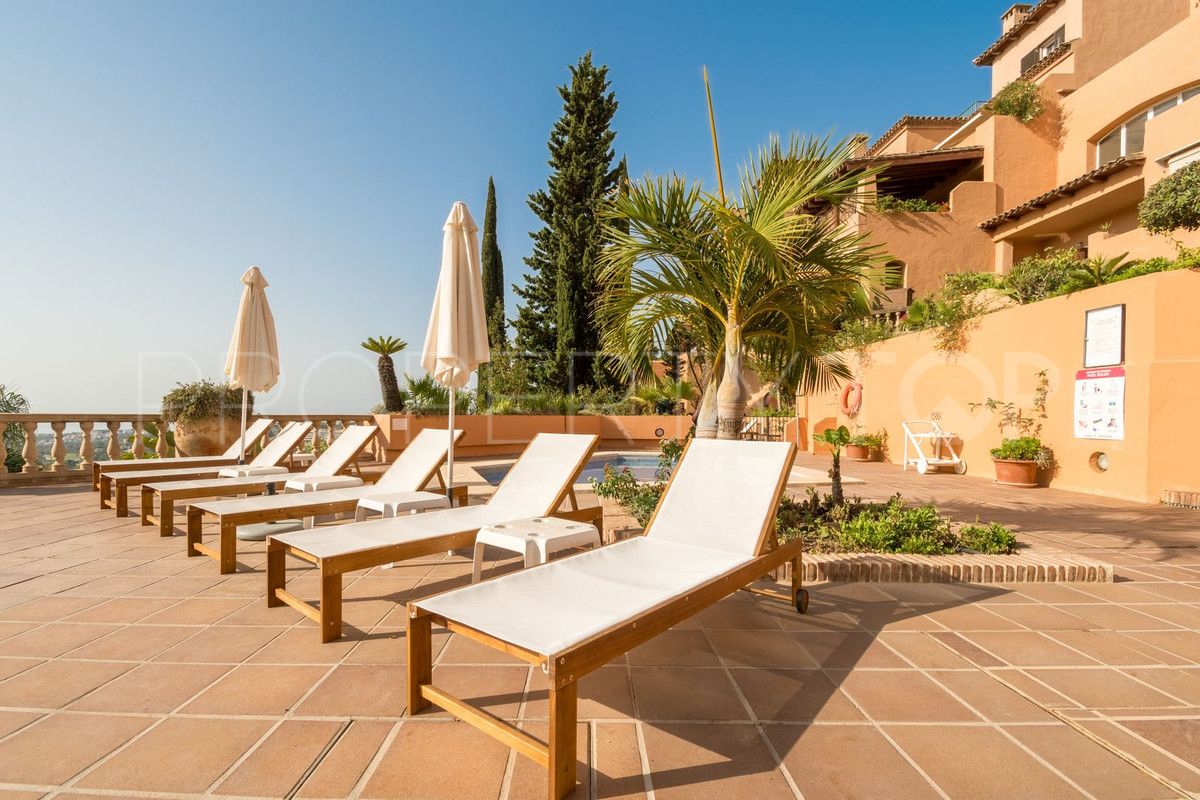 3 bedrooms Nueva Andalucia penthouse for sale