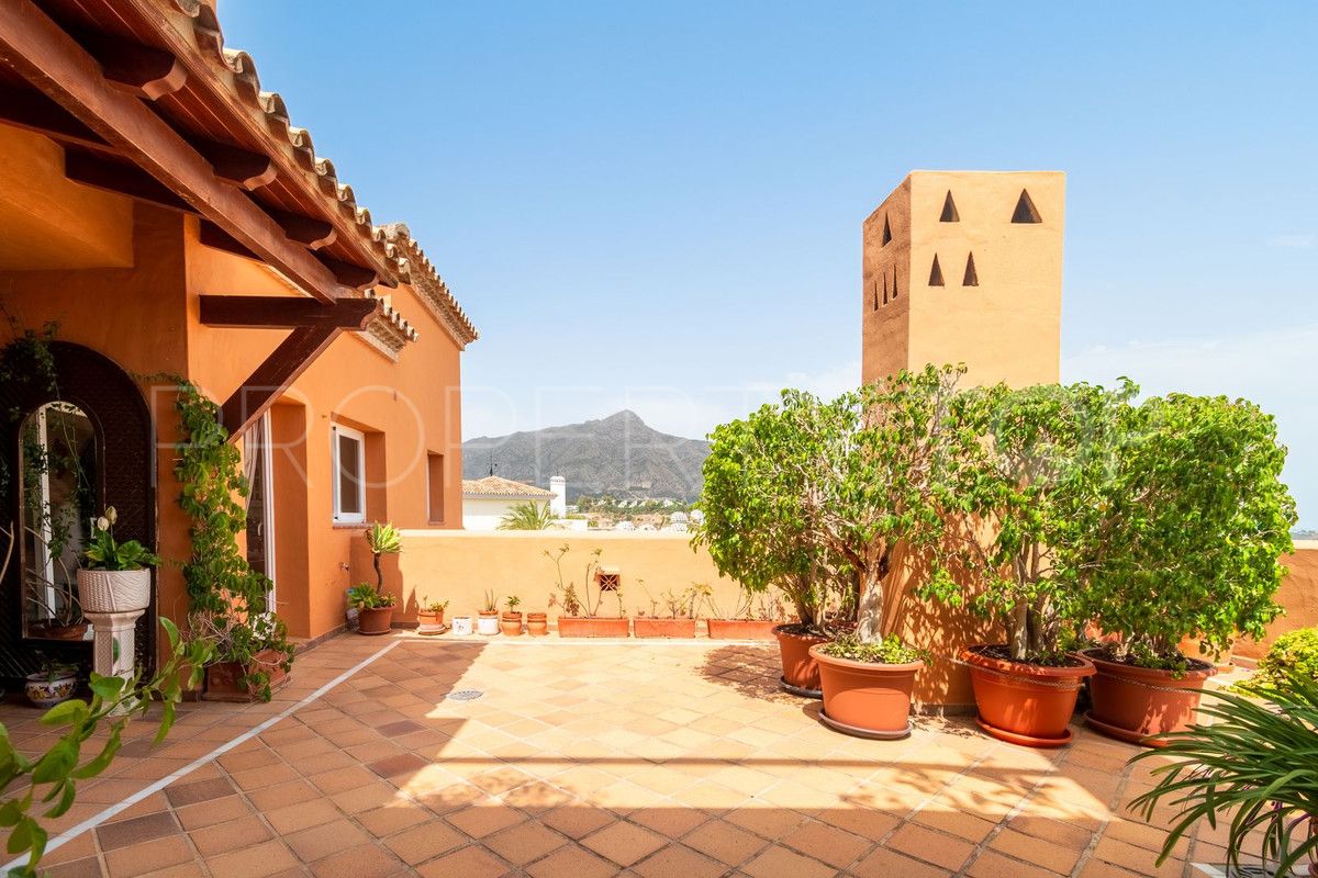 3 bedrooms Nueva Andalucia penthouse for sale