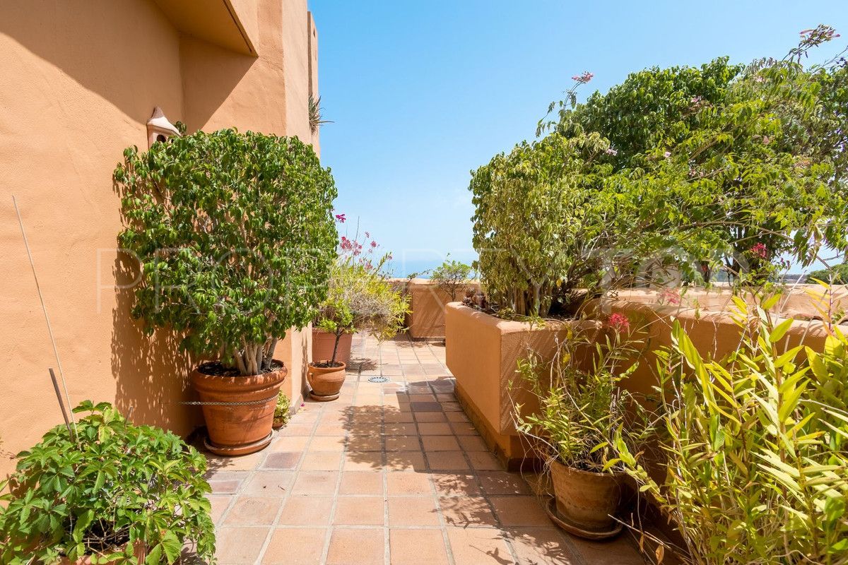 3 bedrooms Nueva Andalucia penthouse for sale