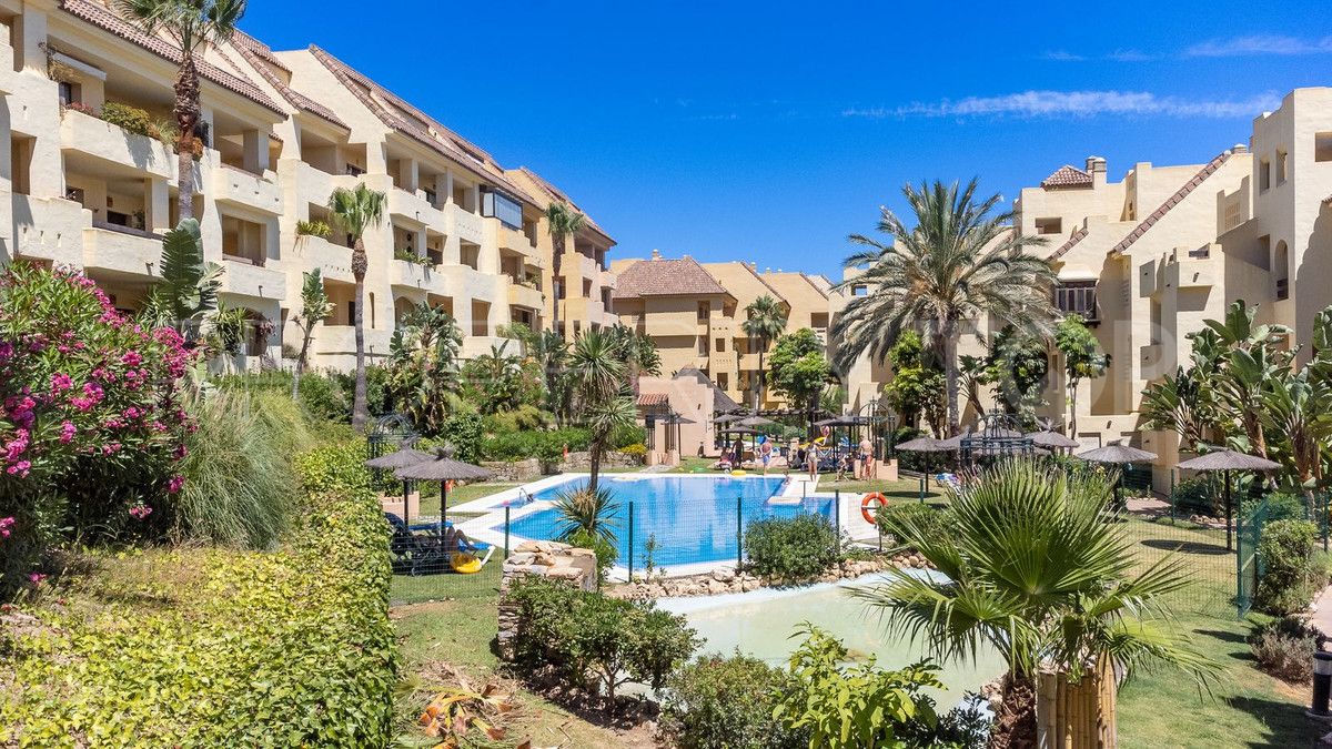 Ground floor apartment in La Duquesa for sale