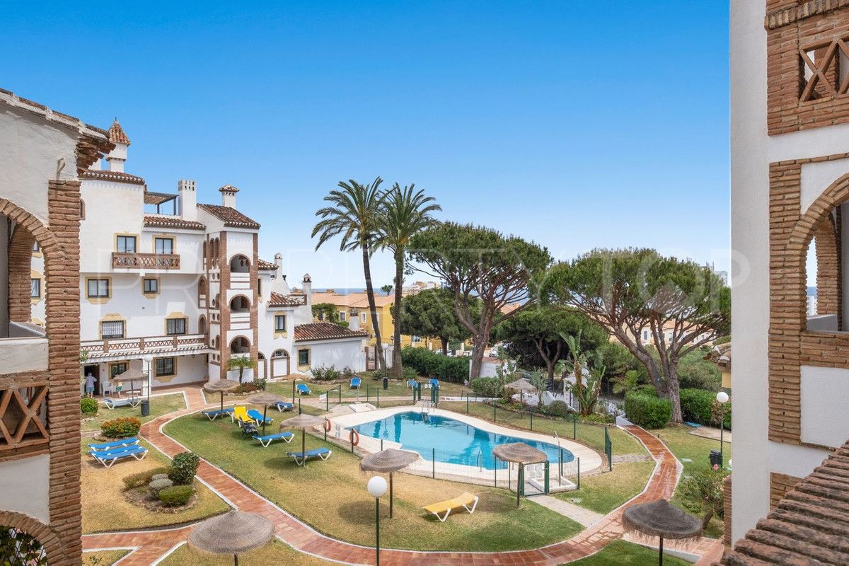 Buy apartment in Calahonda