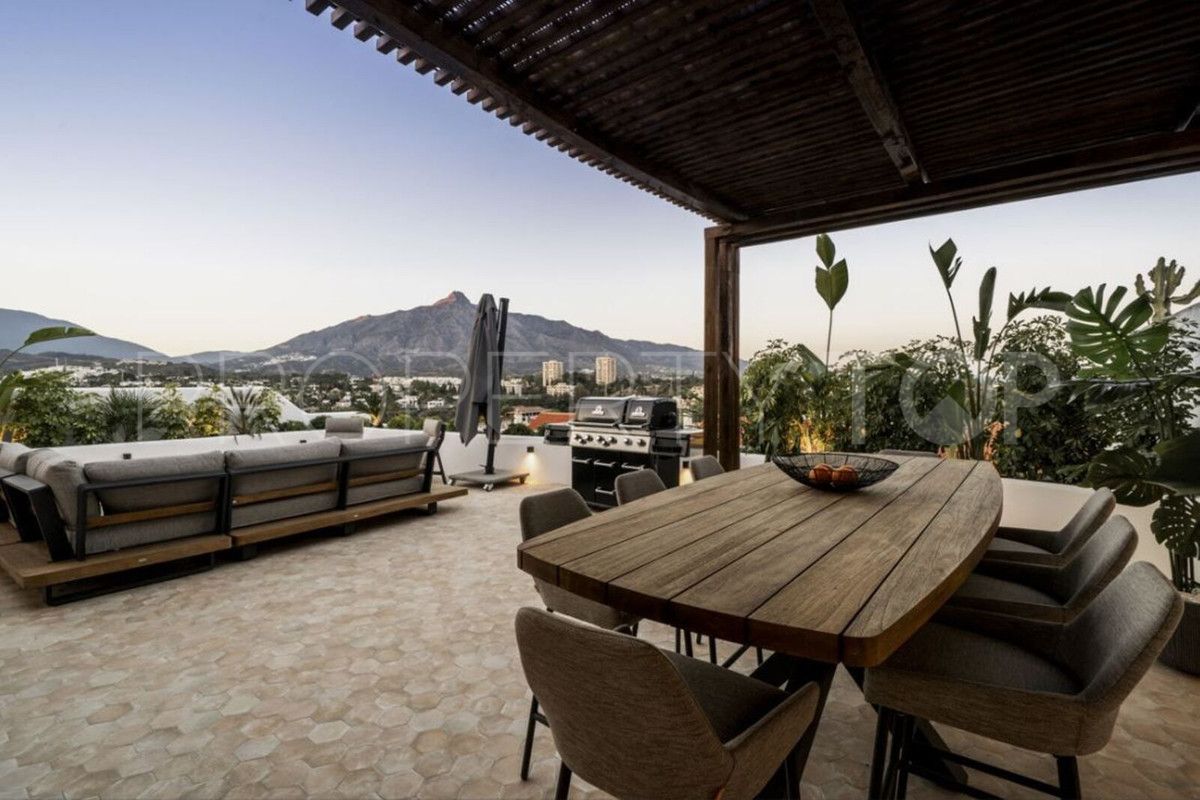 3 bedrooms penthouse for sale in Nueva Andalucia