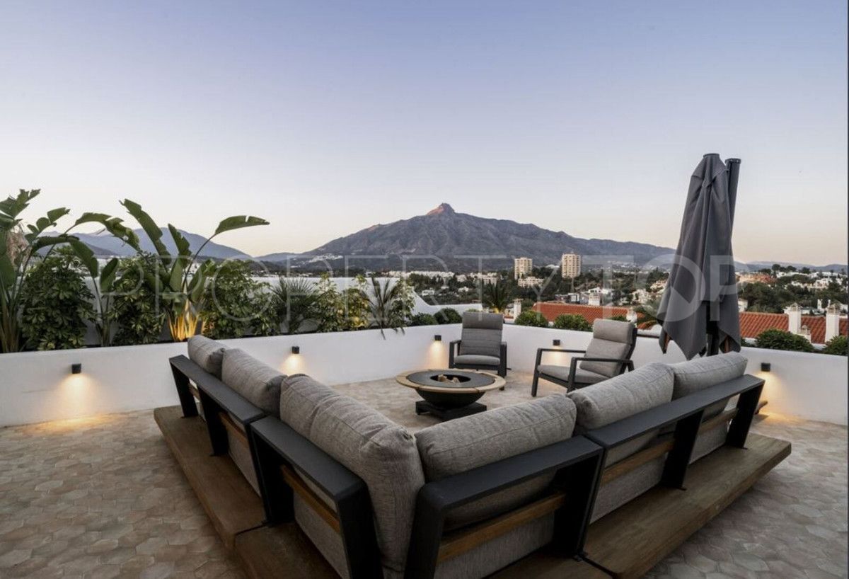 3 bedrooms penthouse for sale in Nueva Andalucia