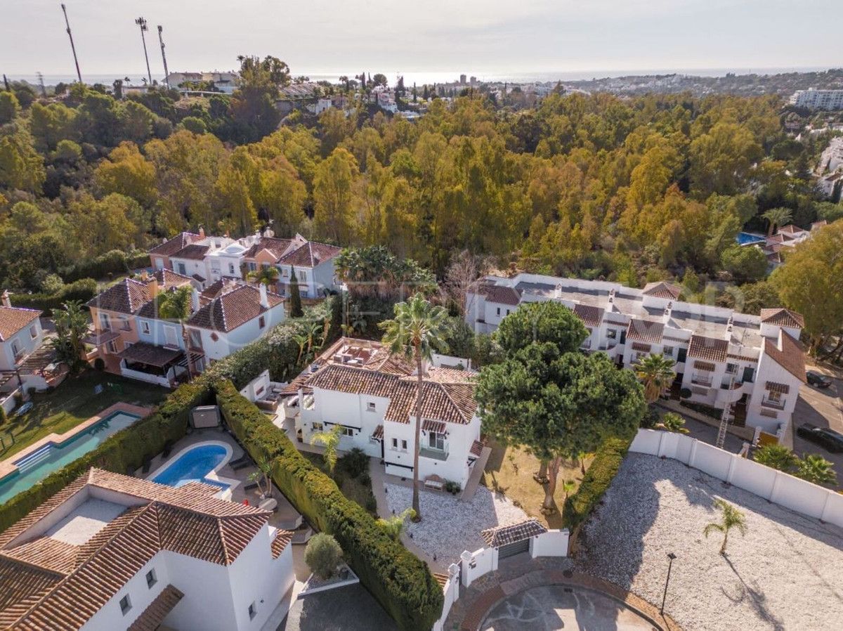 Villa en venta en Nueva Andalucia