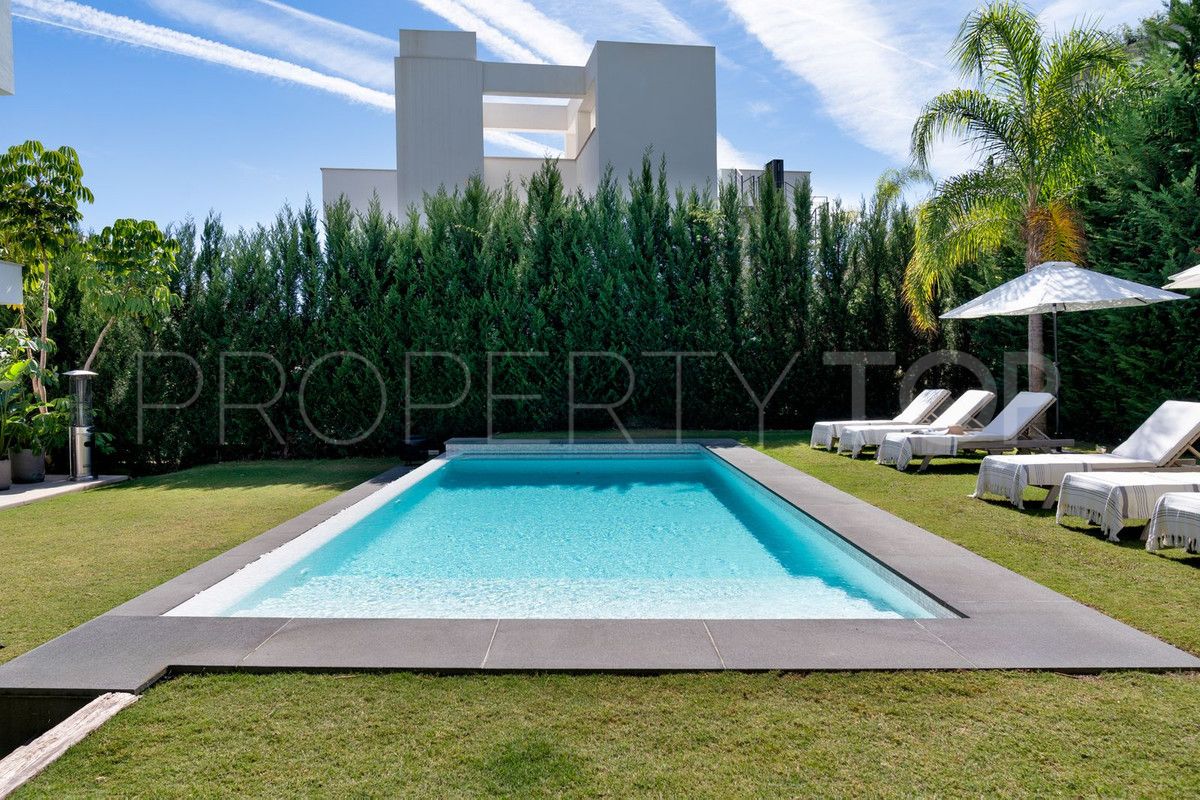 Buy villa in Marbella - Puerto Banus