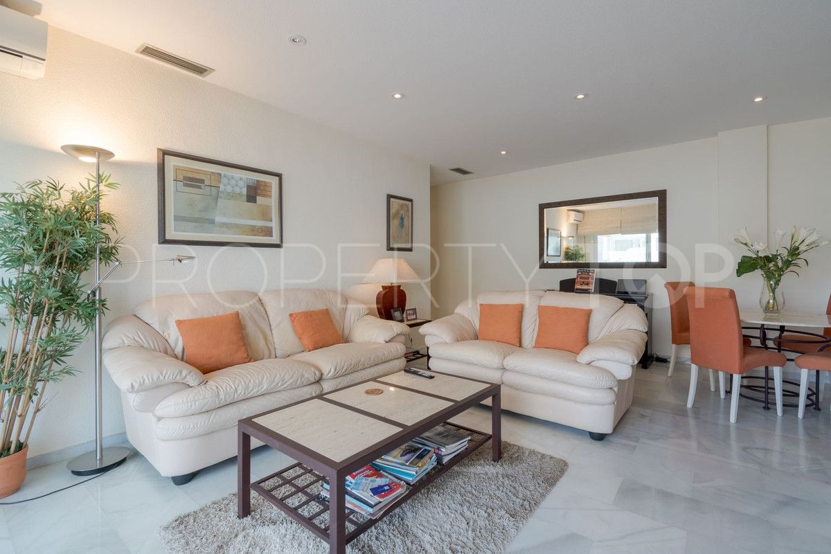 For sale Nueva Andalucia 2 bedrooms apartment