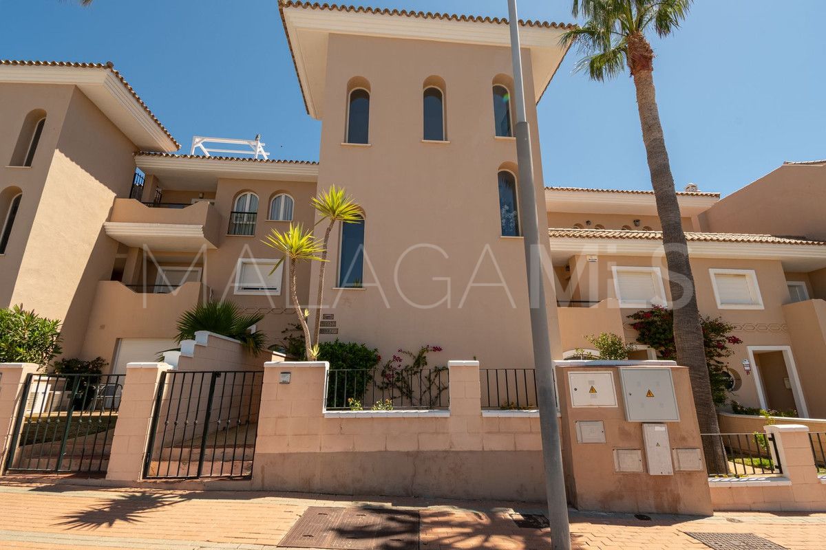 Atico a la venta in La Duquesa with 3 bedrooms