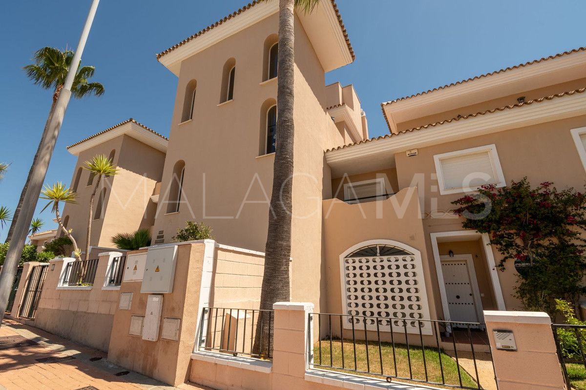 Atico a la venta in La Duquesa with 3 bedrooms