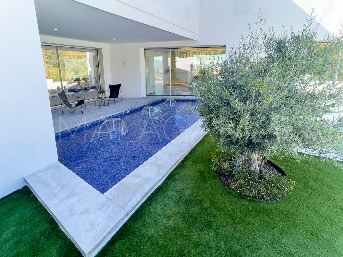 For sale villa in La Cala Golf Resort with 5 bedrooms