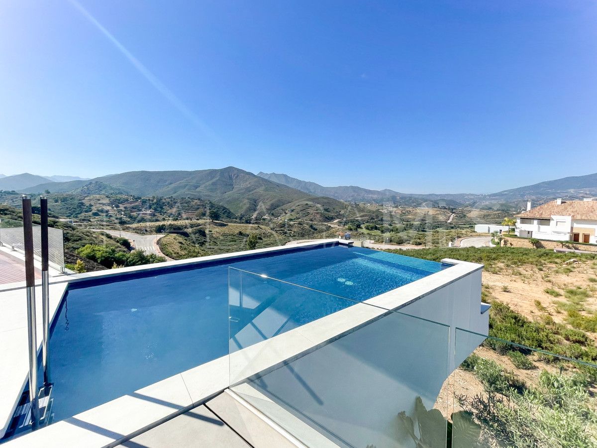 For sale villa in La Cala Golf Resort with 5 bedrooms