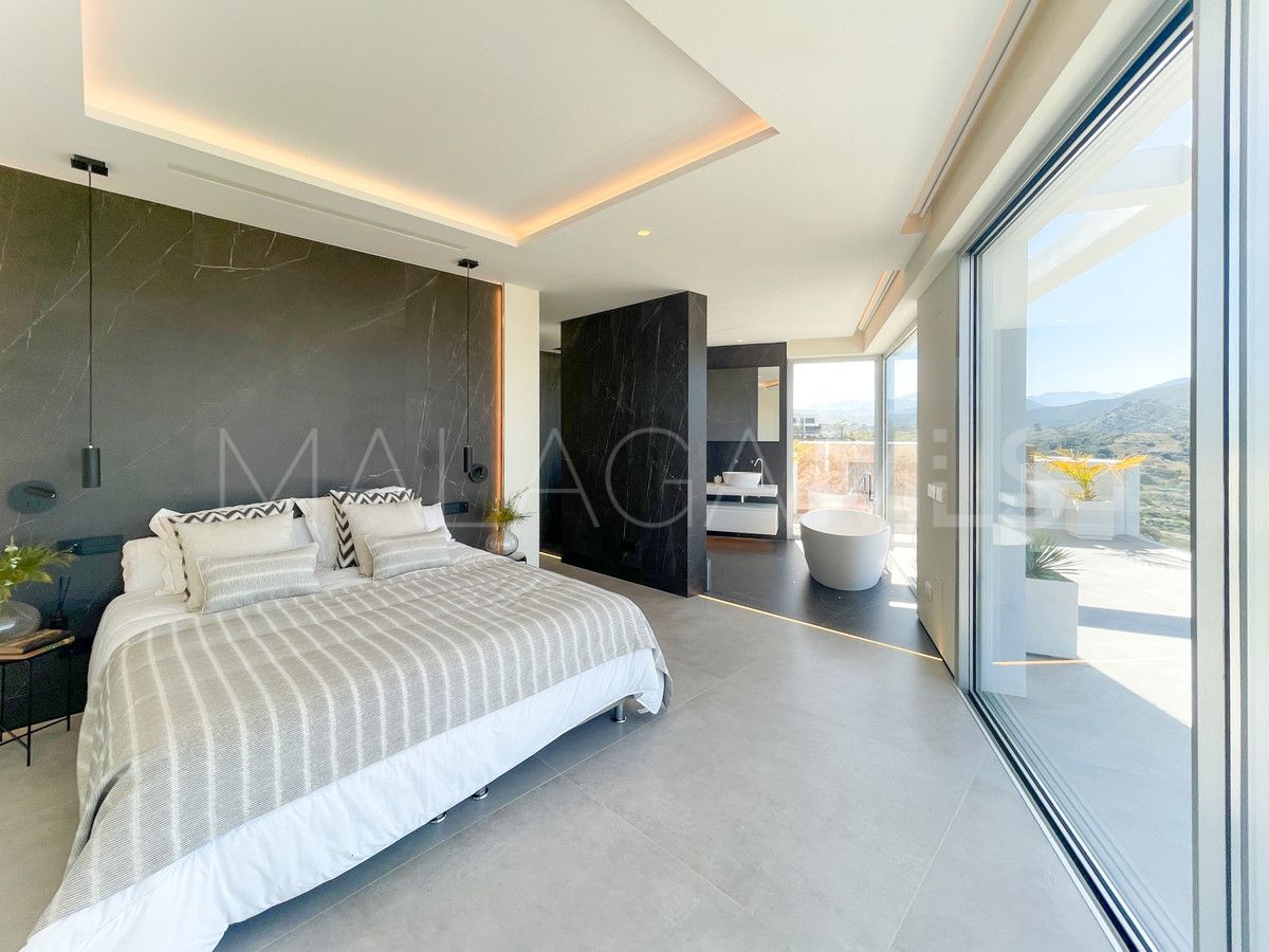 For sale villa in La Cala Golf Resort with 5 bedrooms