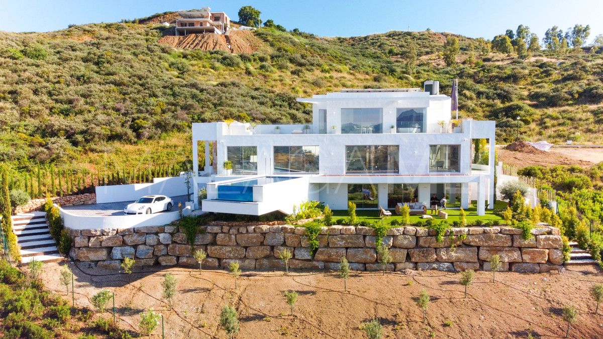 For sale villa in La Cala Golf Resort with 5 bedrooms