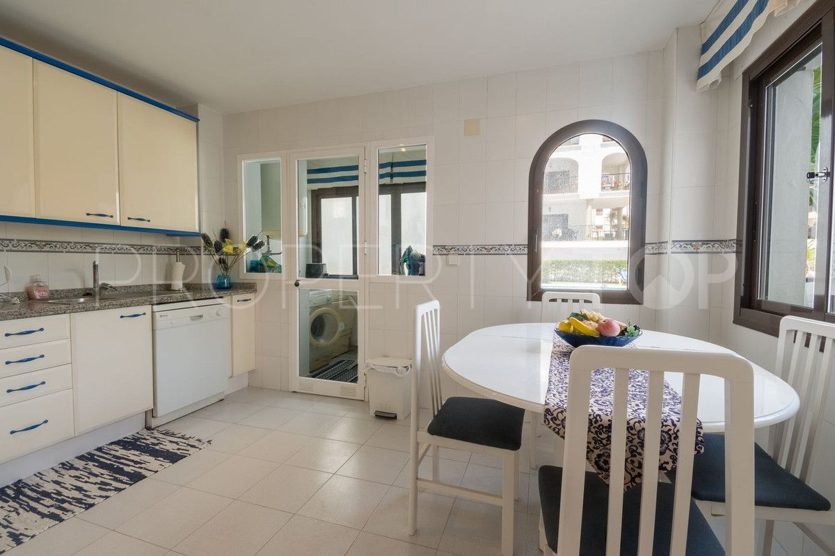 Apartamento planta baja en venta en La Duquesa