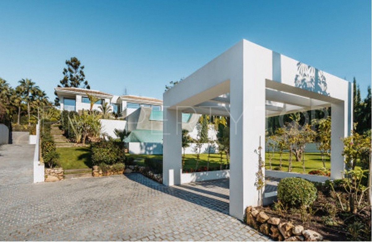 Se vende villa en Marbella Ciudad de 6 dormitorios