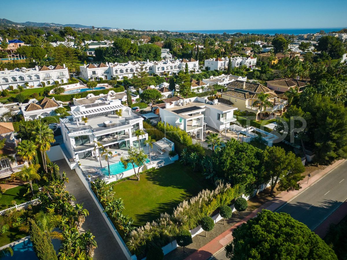 Se vende villa de 5 dormitorios en Marbella Ciudad