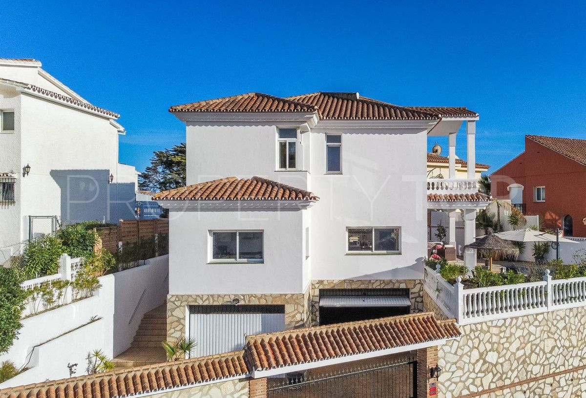 For sale villa in Riviera del Sol with 4 bedrooms