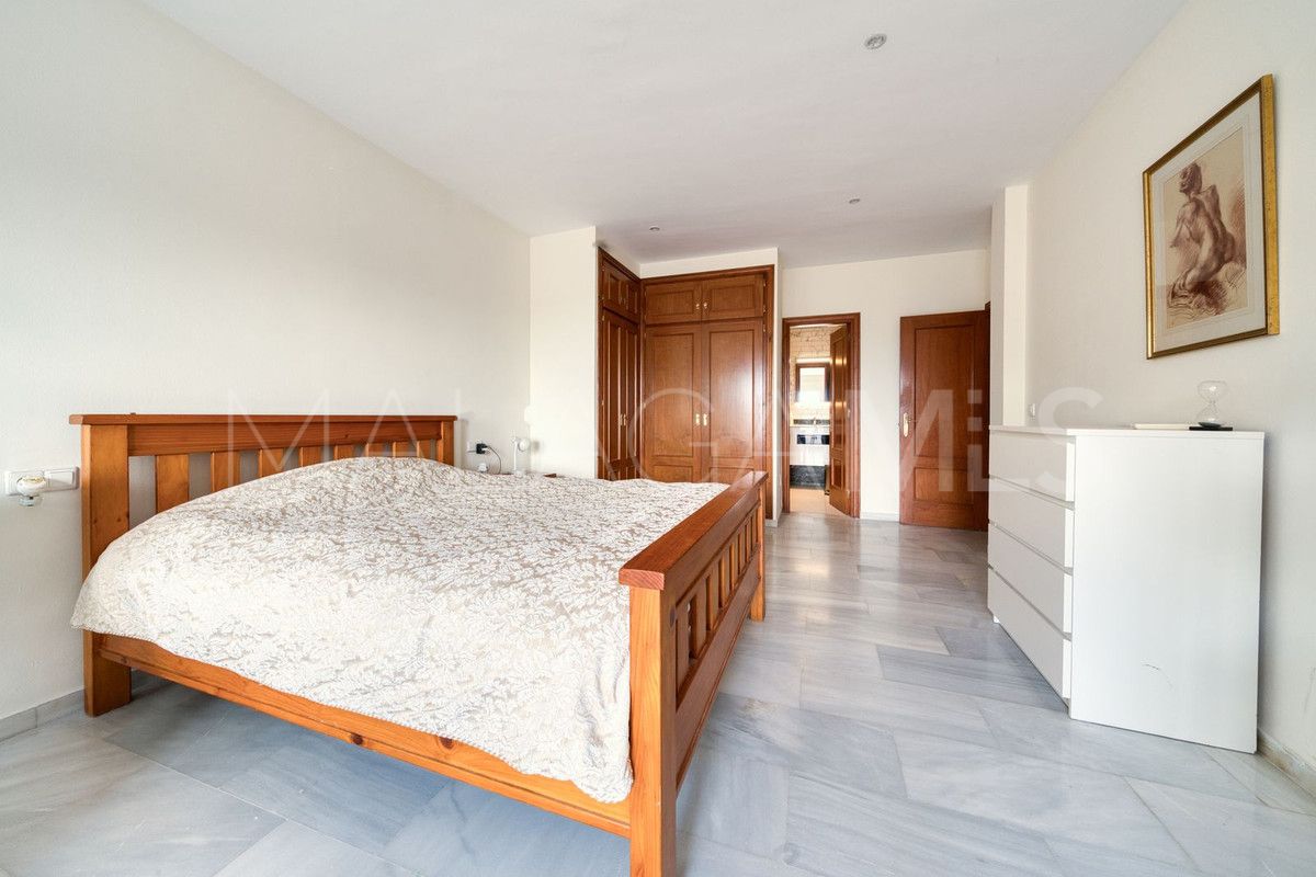 Buy Sierrezuela 5 bedrooms villa