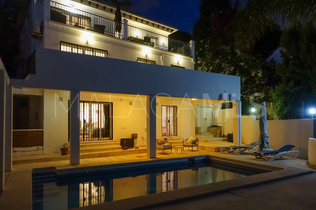 Buy Sierrezuela 5 bedrooms villa