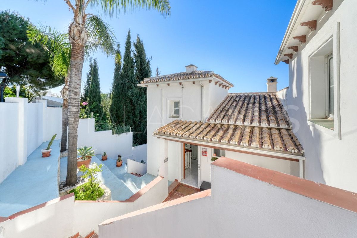 Buy Sierrezuela 5 bedrooms villa