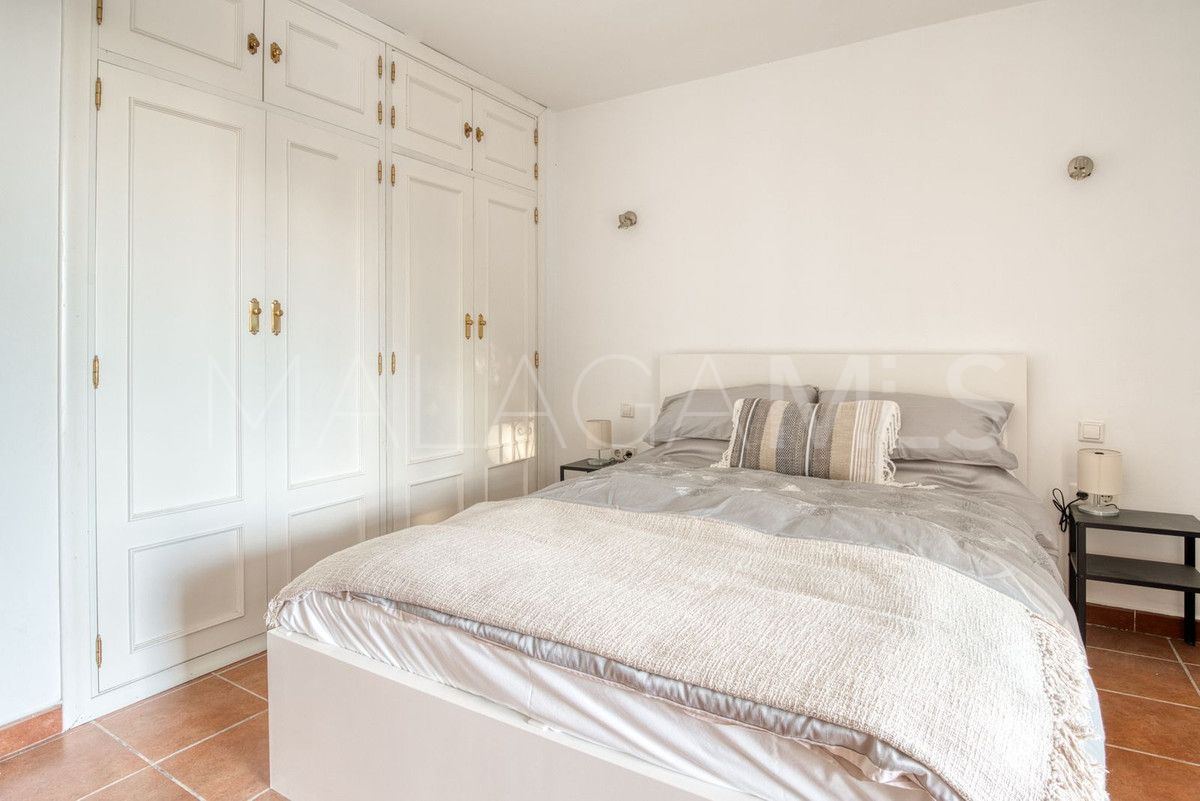 Buy Sierrezuela 5 bedrooms villa