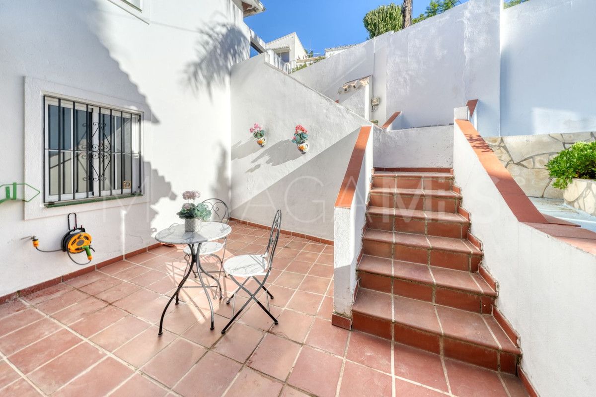 Buy Sierrezuela 5 bedrooms villa