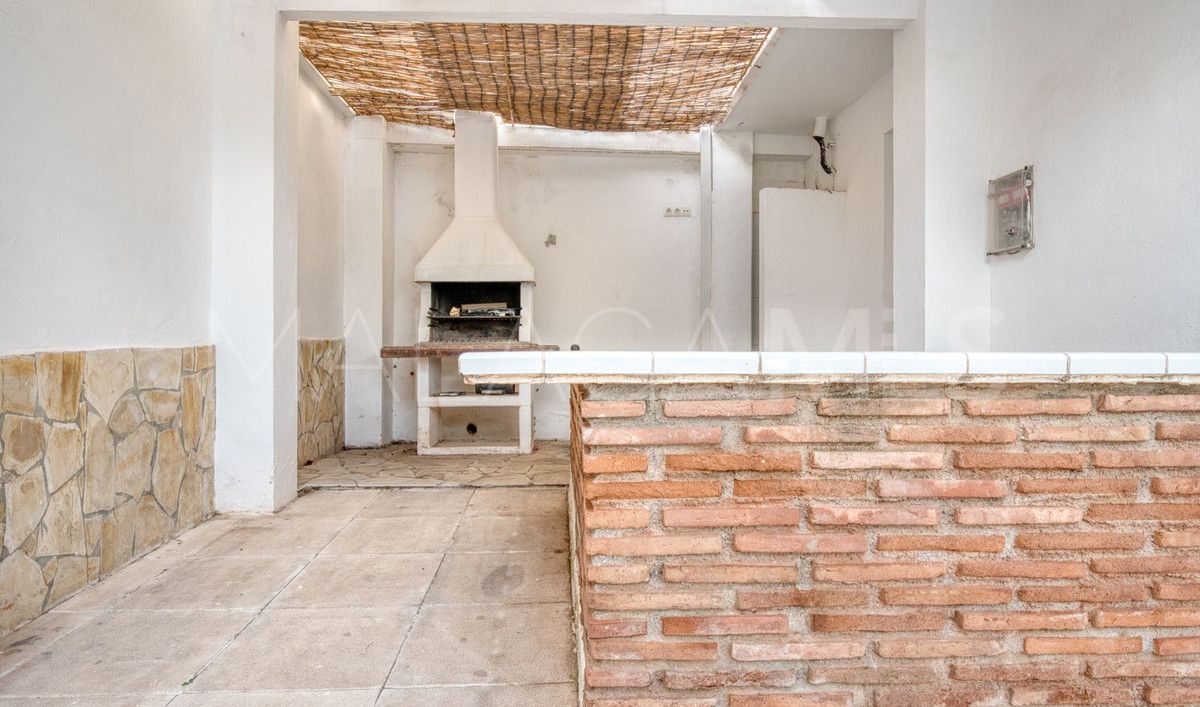 Buy Sierrezuela 5 bedrooms villa