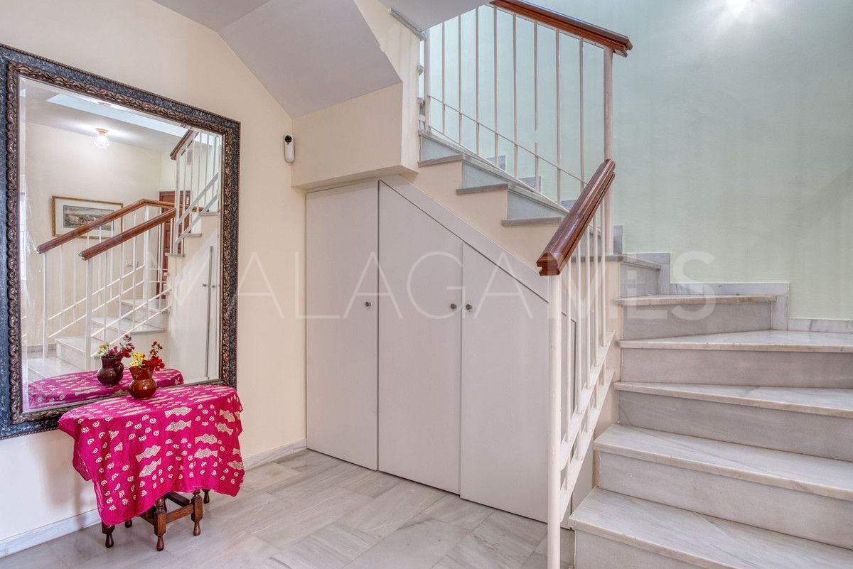 Buy Sierrezuela 5 bedrooms villa