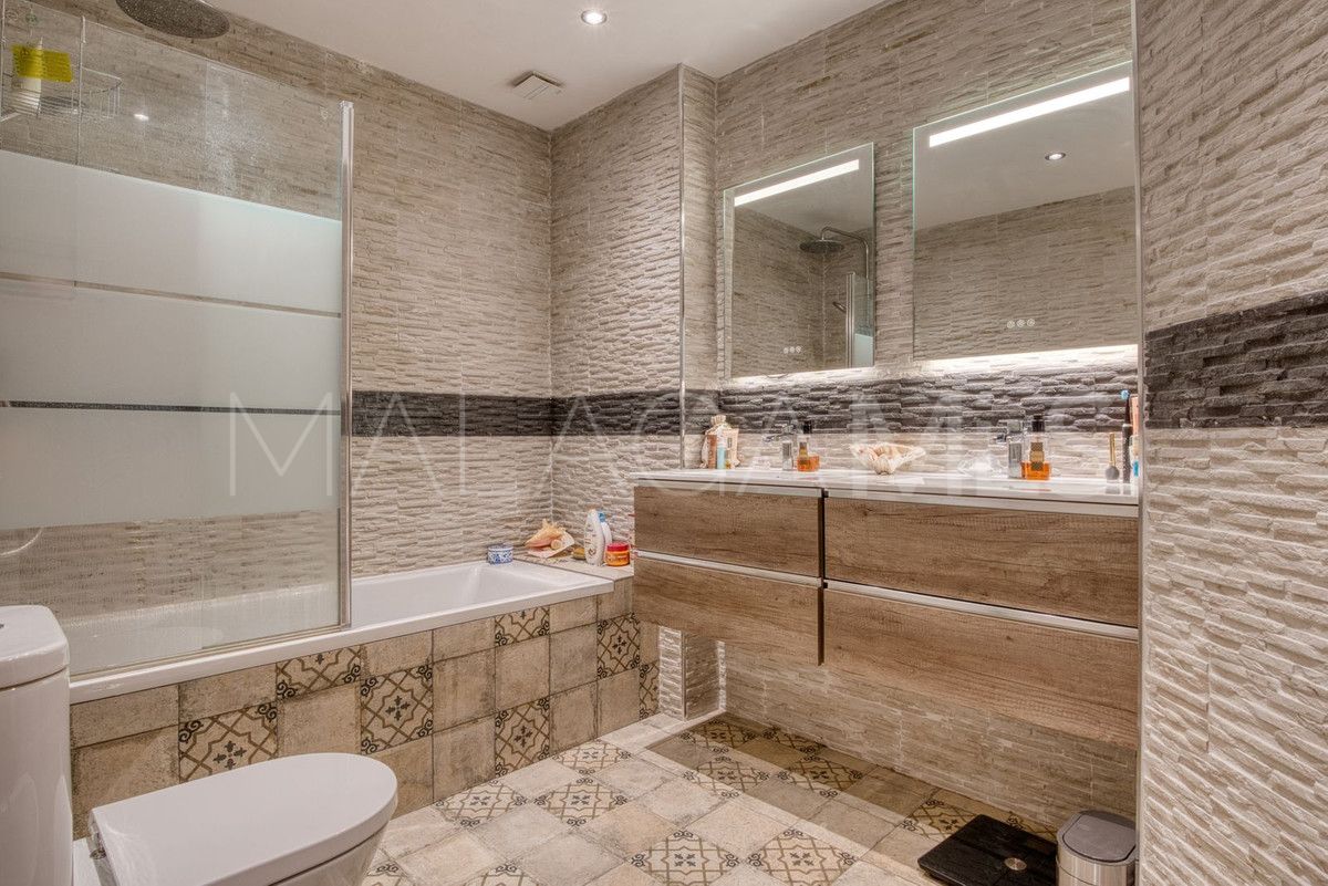 Buy Sierrezuela 5 bedrooms villa