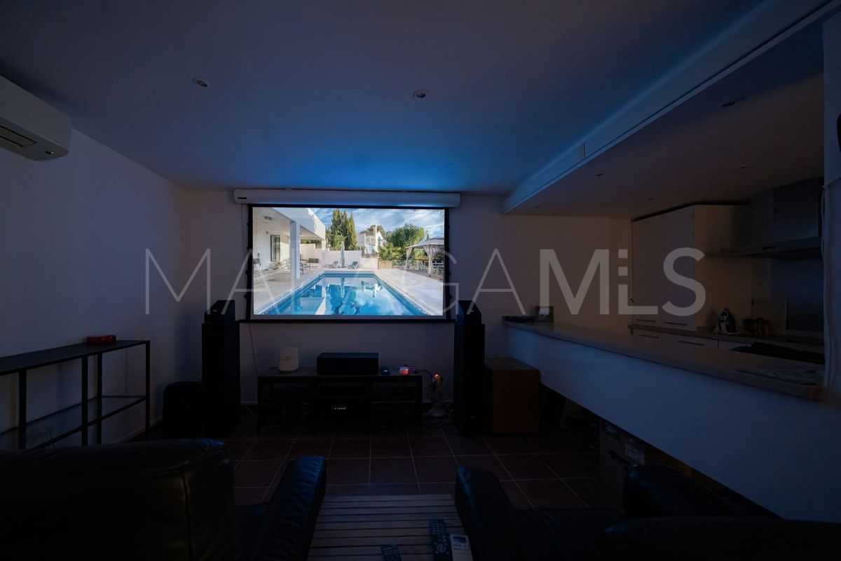 Buy Sierrezuela 5 bedrooms villa