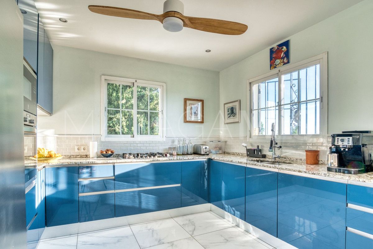 Buy Sierrezuela 5 bedrooms villa