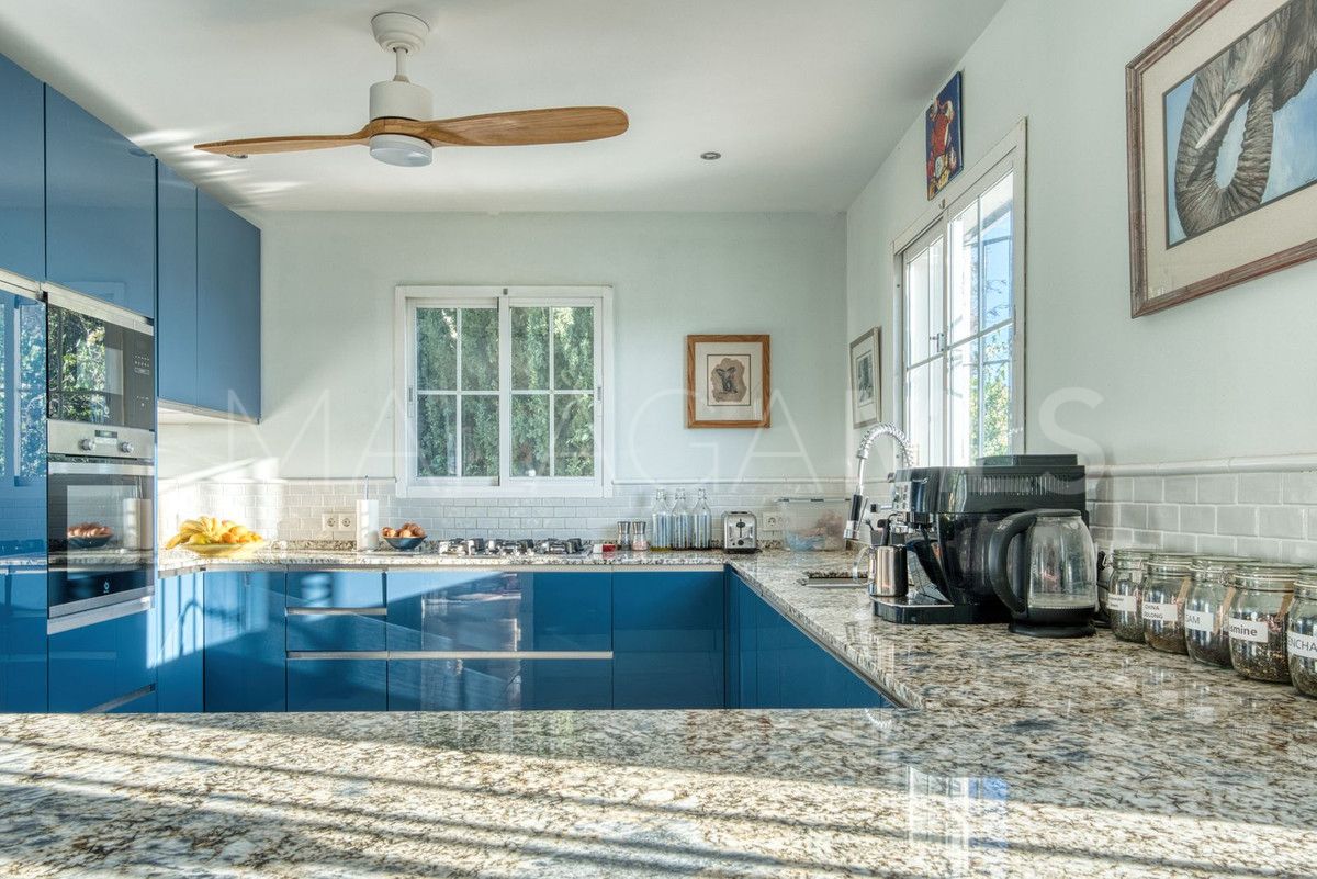 Buy Sierrezuela 5 bedrooms villa