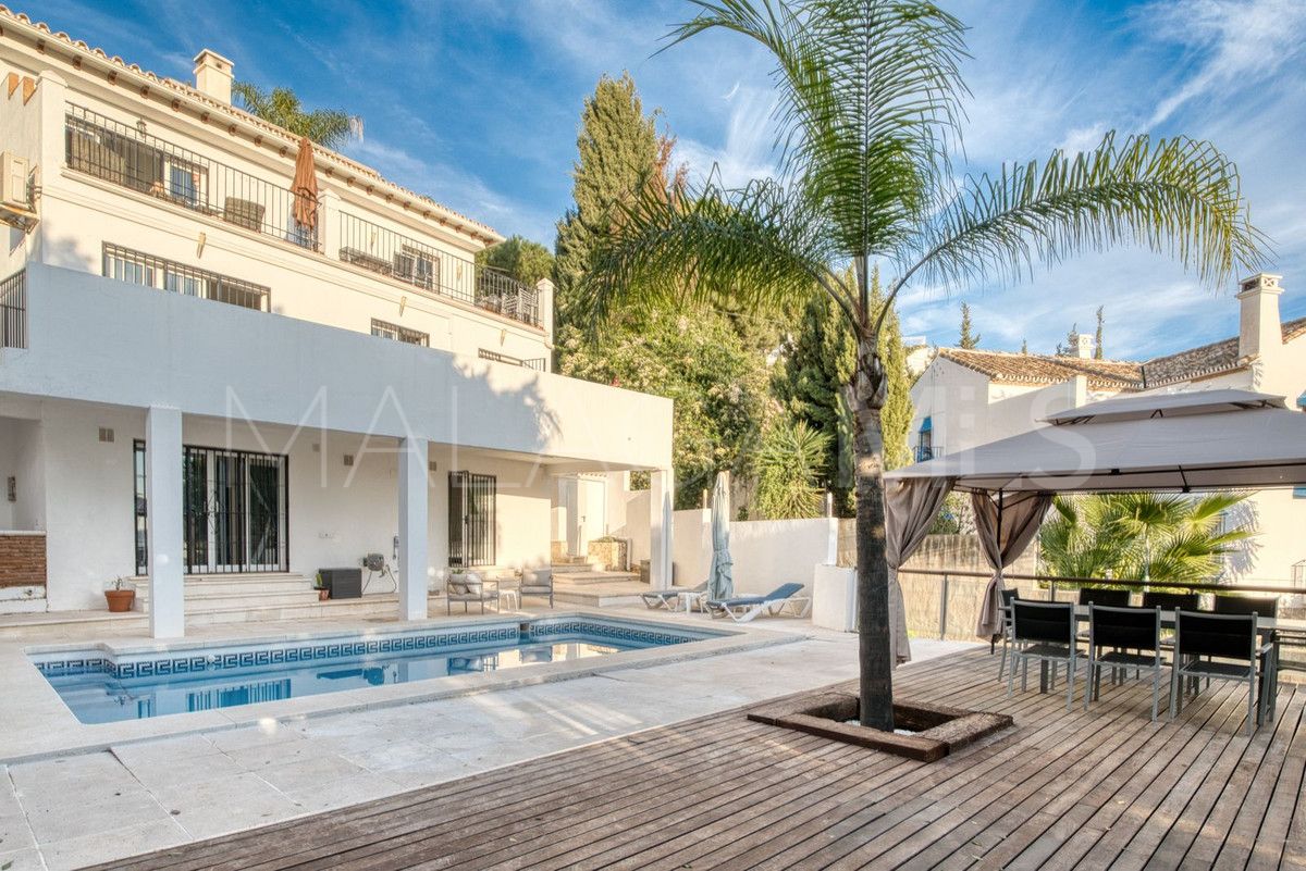 Buy Sierrezuela 5 bedrooms villa