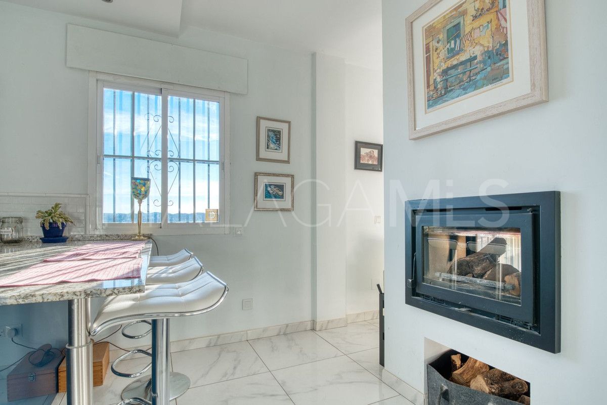 Buy Sierrezuela 5 bedrooms villa