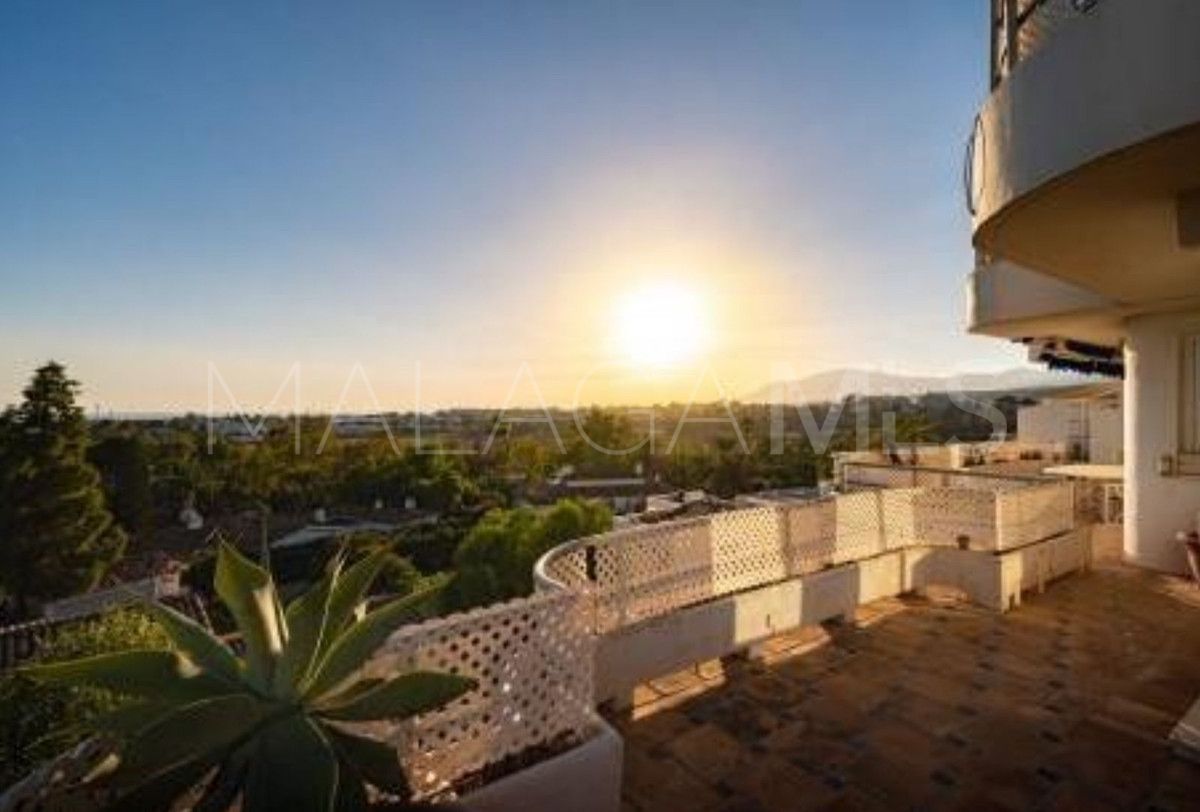 For sale 2 bedrooms apartment in Guadalmina Alta