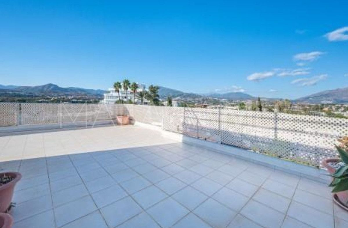 For sale 2 bedrooms apartment in Guadalmina Alta