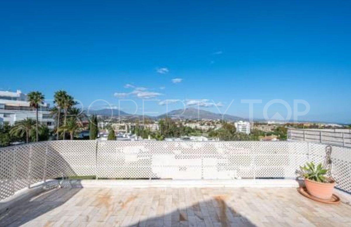 Comprar apartamento de 2 dormitorios en Guadalmina Alta