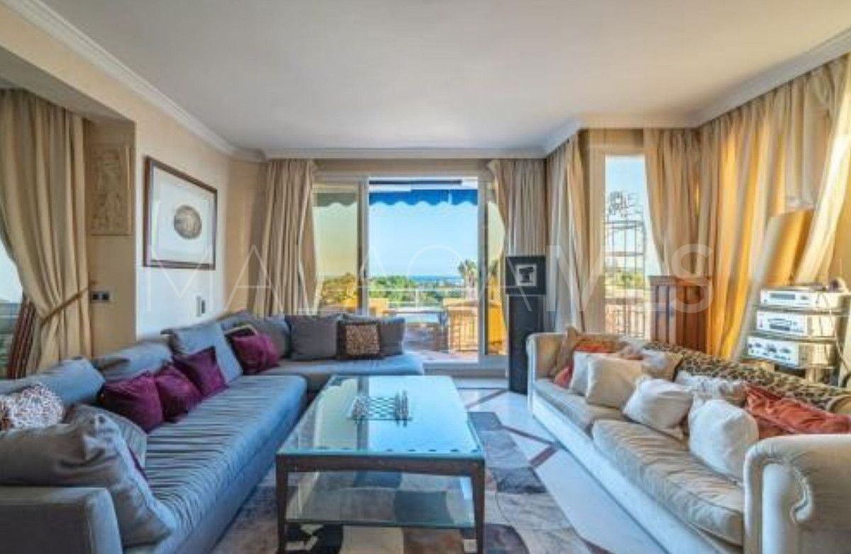 For sale 2 bedrooms apartment in Guadalmina Alta