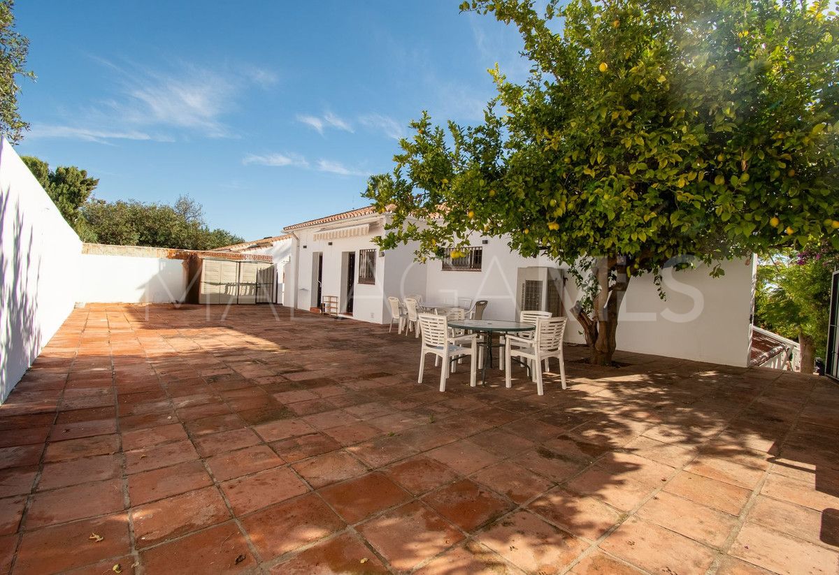 Villa for sale in La Duquesa